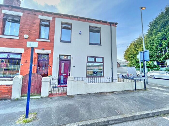 3 Bedroom End Of Terrace House For Sale In Ellesmere Street, Manchester, M35