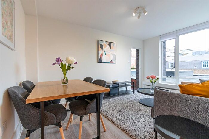 3 Bedroom Flat To Rent In Grosvenor Hill Court, Mayfair, W1K