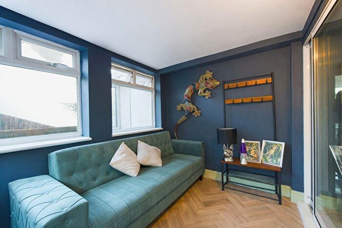 5 Bedroom Detached House To Rent In Plymouth Avenue, Brighton, BN2