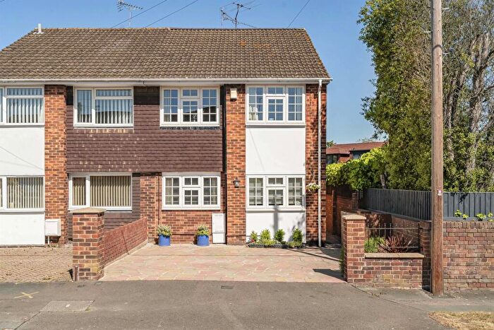 3 Bedroom House For Sale In Oak Tree Road, Marlow, SL7