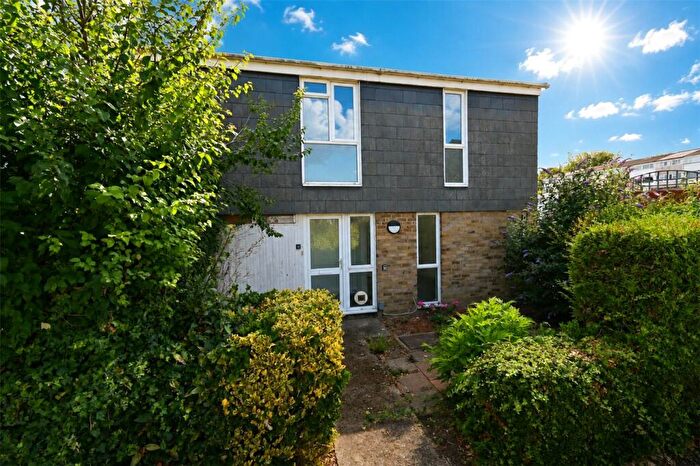 3 Bedroom End Of Terrace House To Rent In Mendip Close, Basingstoke, Hampshire, RG22