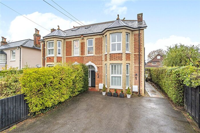 2 Bedroom Maisonette For Sale In Knaphill, Woking, Surrey, GU21