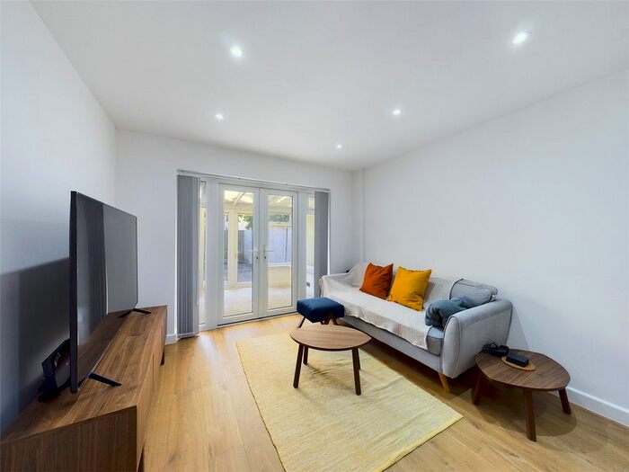 3 Bedroom Detached House To Rent In Swan Drive, London, NW9