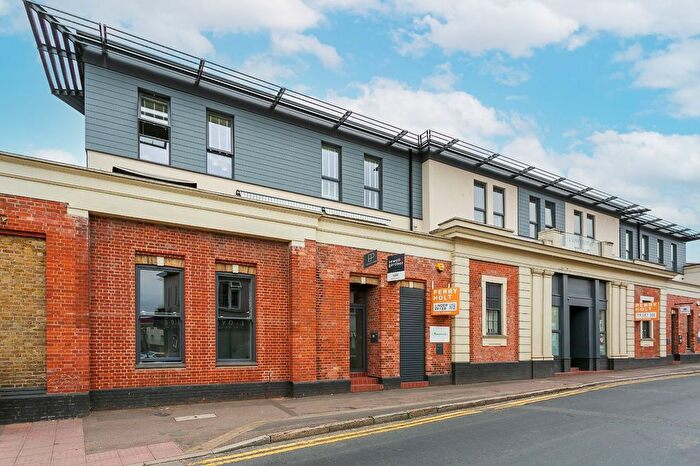 1 Bedroom Flat To Rent In Leavesden Road, Watford, WD24