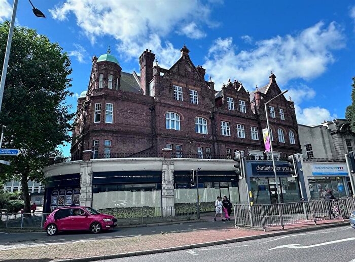 2 Bedroom Flat For Sale In Southfields Road, Eastbourne, BN21