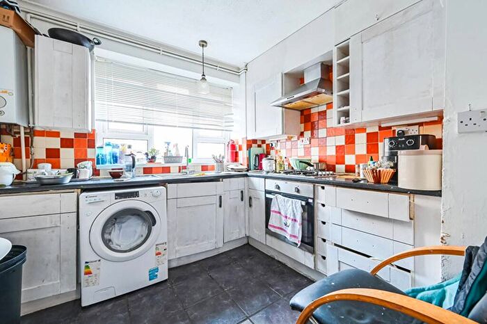 3 Bedroom Flat For Sale In Mason Close, , Royal Docks, London, E16