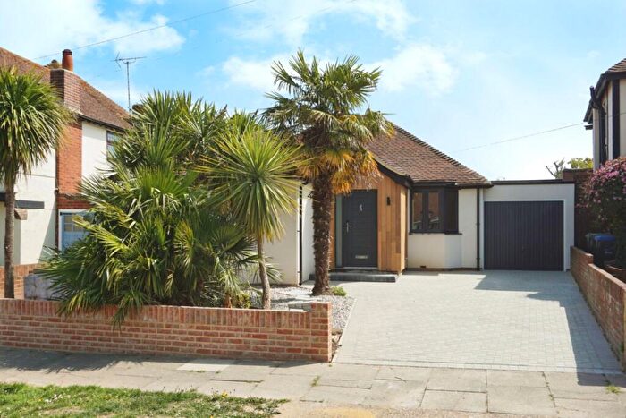 3 Bedroom Detached House For Sale In Dalmeny Avenue, Cliftonville, CT9