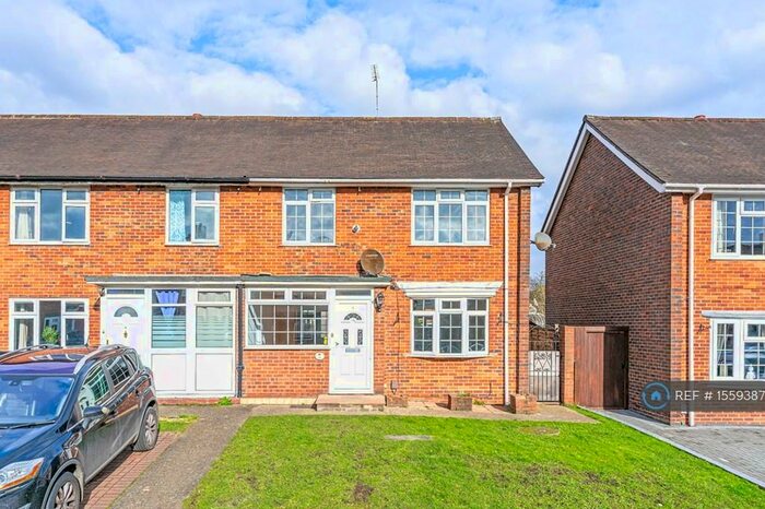 3 Bedroom End Of Terrace House To Rent In Steward Close, Cheshunt, Waltham Cross, EN8