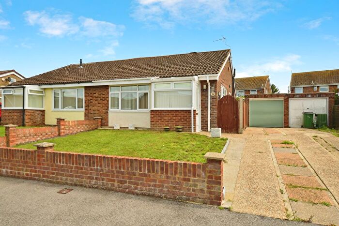 2 Bedroom Bungalow For Sale In Poplar Lane, Lydd, Romney Marsh, Kent, TN29