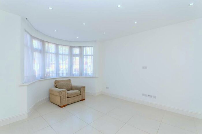 5 Bedroom Semi-Detached House To Rent In Elm Drive, North Harrow, Harrow, HA2