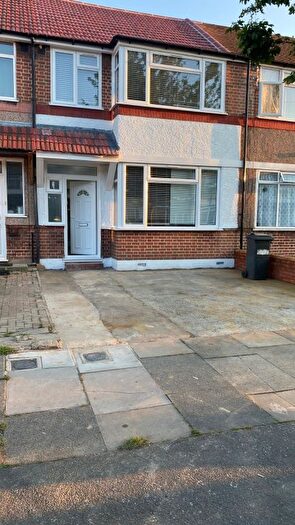 4 Bedroom Semi-Detached House To Rent In Southall, UB2