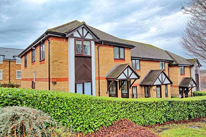 2 Bedroom Maisonette For Sale In Greenways - Ware - Ground Floor Garden Flat, SG12