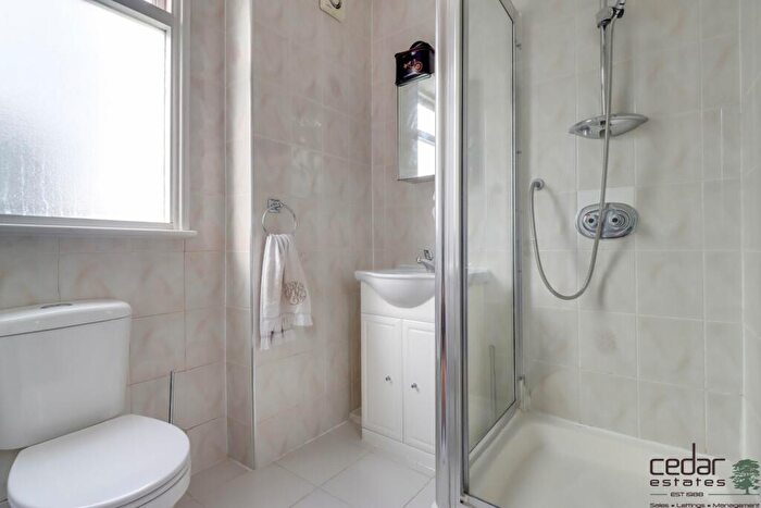 3 Bedroom Flat To Rent In Compayne Gardens, South Hampstead, NW6