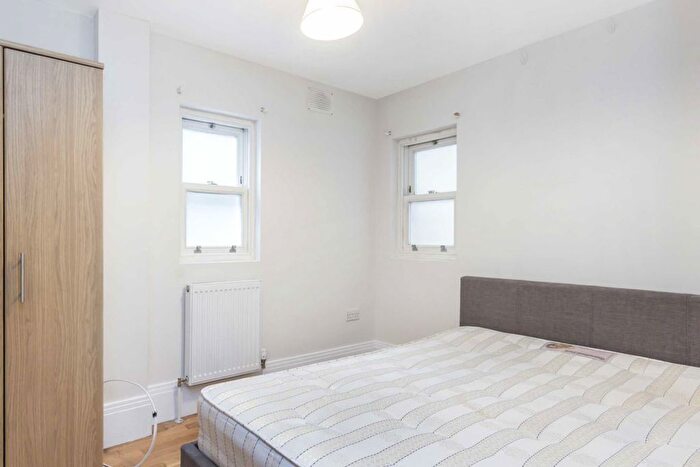 1 Bedroom Flat To Rent In Gap Road, London, SW19
