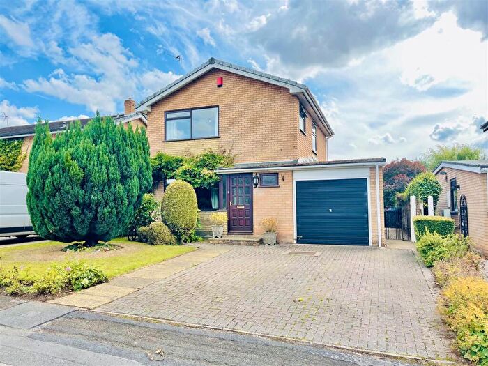 3 Bedroom Detached House For Sale In Reedsmere Walk, Comberbach, Northwich, CW9