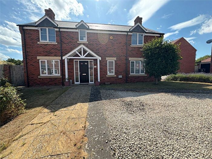 4 Bedroom Detached House For Sale In Haddenstone Close, Daventry, Northamptonshire, NN11