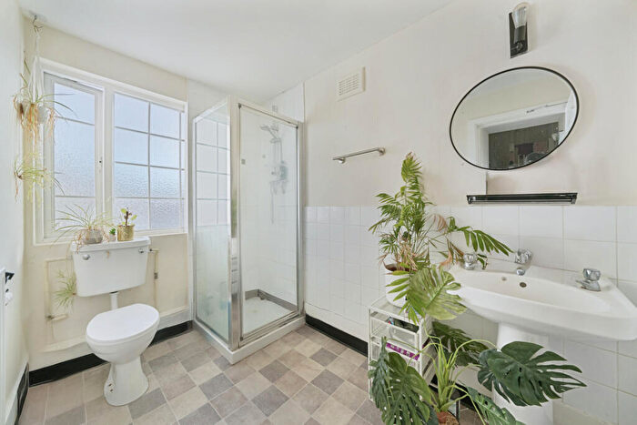 6 Bedroom House To Rent In Queens Road, Peckham, SE15