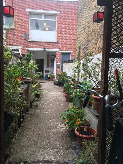 1 Bedroom Flat To Rent In Leswin Road, London, N16