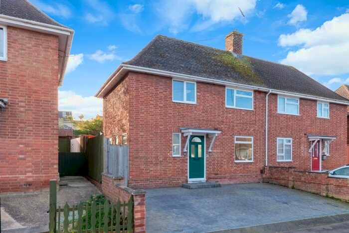 3 Bedroom End Of Terrace House To Rent In Springfield Road, Wantage, OX12
