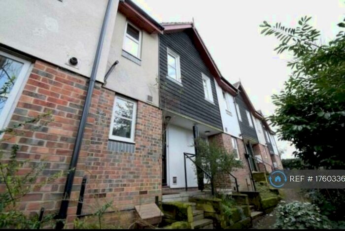 2 Bedroom Terraced House To Rent In Cedarhurst Street, Bromley, BR1