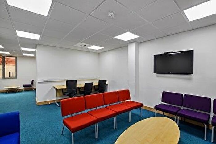 6 Bedroom Flat To Rent In Deans Court, St Georges Road, Bristol, BS1