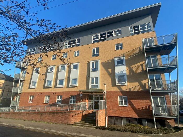 2 Bedroom Property To Rent In Station Road, Elstree, Borehamwood, WD6