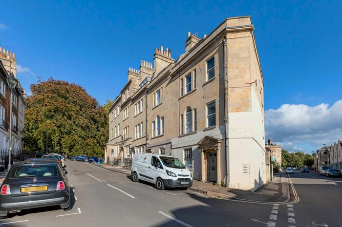 2 Bedroom Apartment To Rent In Marlborough Street, BA1