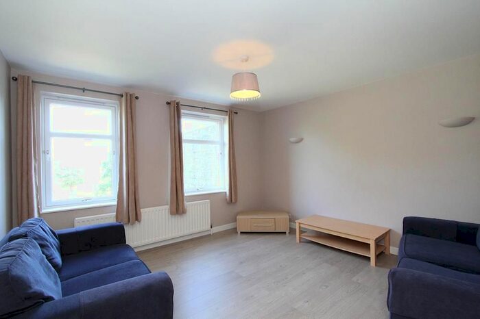 1 Bedroom Flat To Rent In Gairn Terrace, Second Floor, AB10