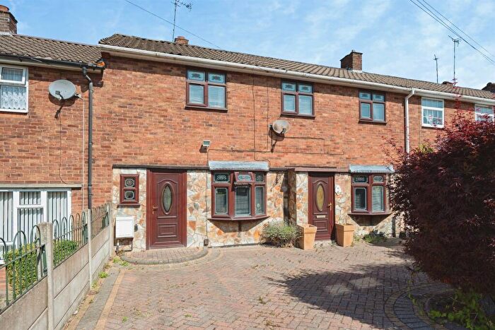 3 Bedroom Terraced House For Sale In Eastwood Road, Dudley, DY2