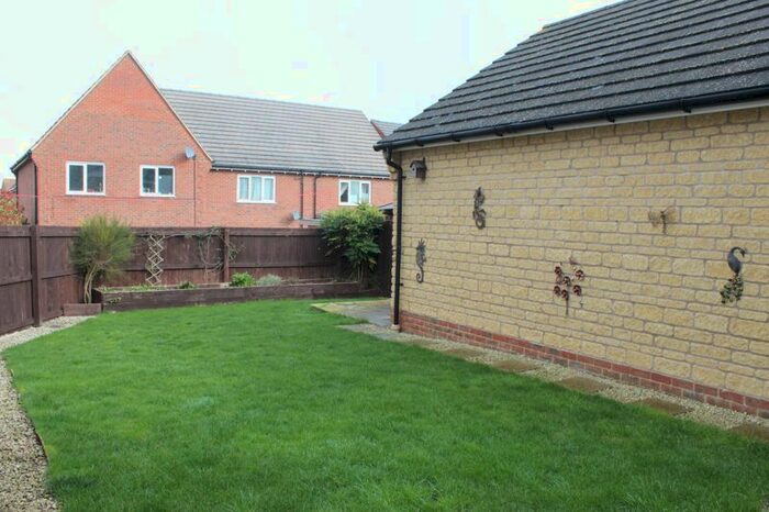 3 Bedroom Semi-Detached House To Rent In Red Kite Way, Didcot, OX11