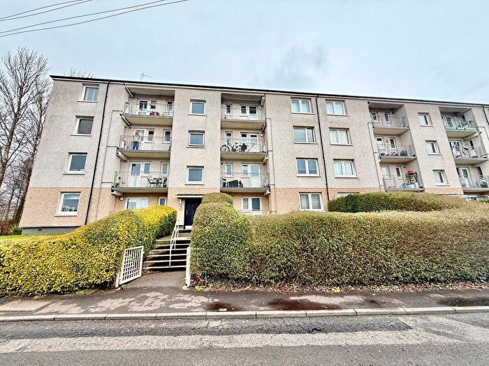 3 Bedroom Flat To Rent In Morefield Road, Glasgow, G51