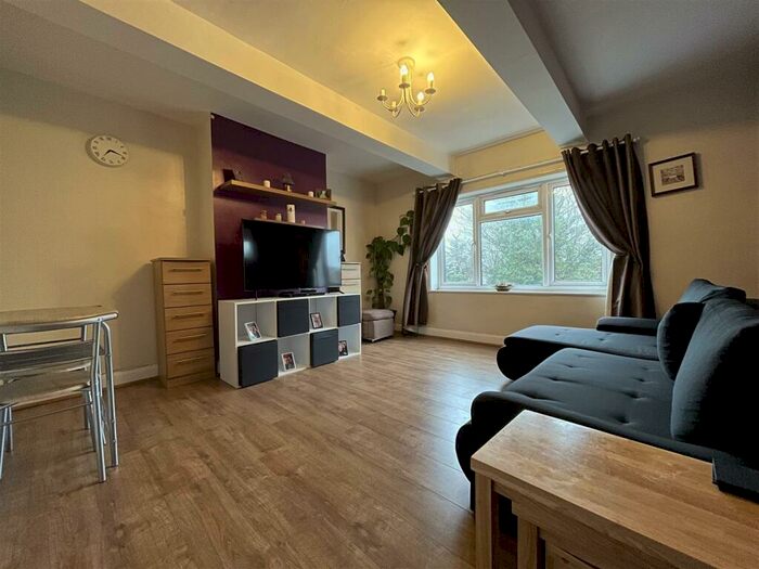 2 Bedroom Flat For Sale In Crammavill Street, Grays, RM16