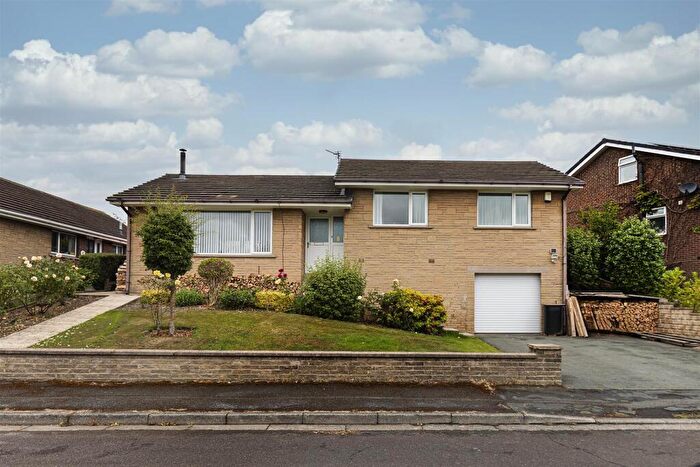 3 Bedroom Detached Bungalow For Sale In Gleneagles Way, Fixby, HD2