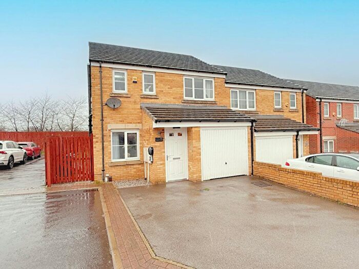 3 Bedroom Semi Detached House For Sale In Forrest Close, Off Rooley Avenue, Bradford, BD6