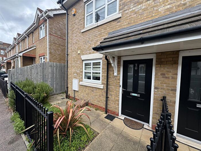 3 Bedroom Terraced House To Rent In Garfield Road, London, E4