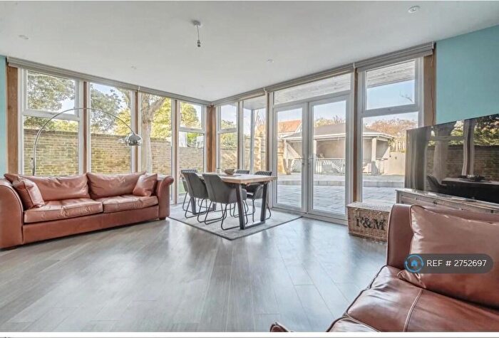 3 Bedroom End Of Terrace House To Rent In Kingsgate Avenue, Broadstairs, CT10