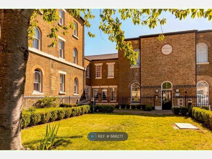 2 Bedroom Flat To Rent In Chaucer House, Southall, UB2