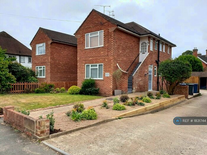 2 Bedroom Maisonette To Rent In Penn Court, Marlow, SL7