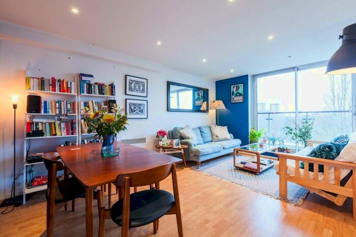 2 Bedroom Flat To Rent In Palmers Road, , Bethnal Green, London, E2