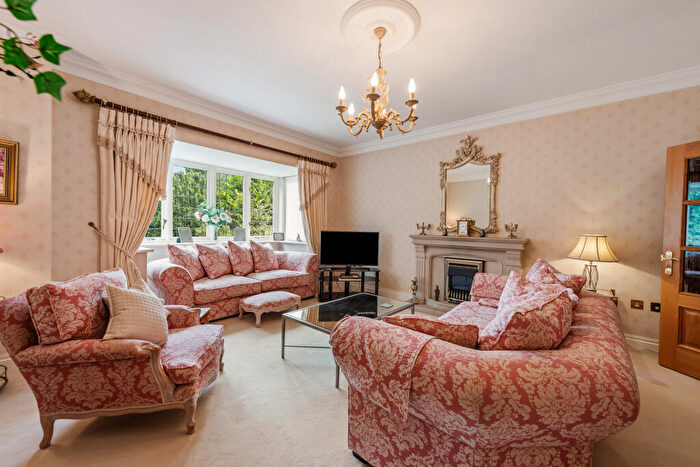 2 Bedroom Apartment For Sale In Warwick Road, Solihull, B91