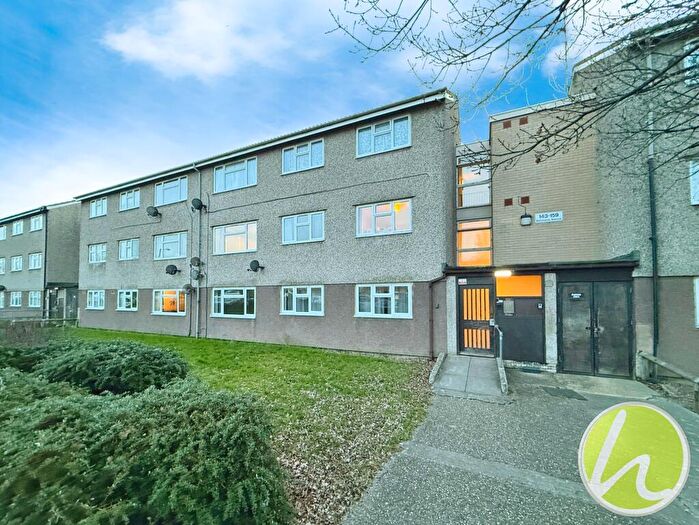 2 Bedroom Flat To Rent In Bellmaine Avenue, Corringham, SS17