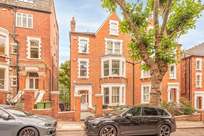 2 Bedroom Flat To Rent In Tanza Road, Hampstead, London, NW3
