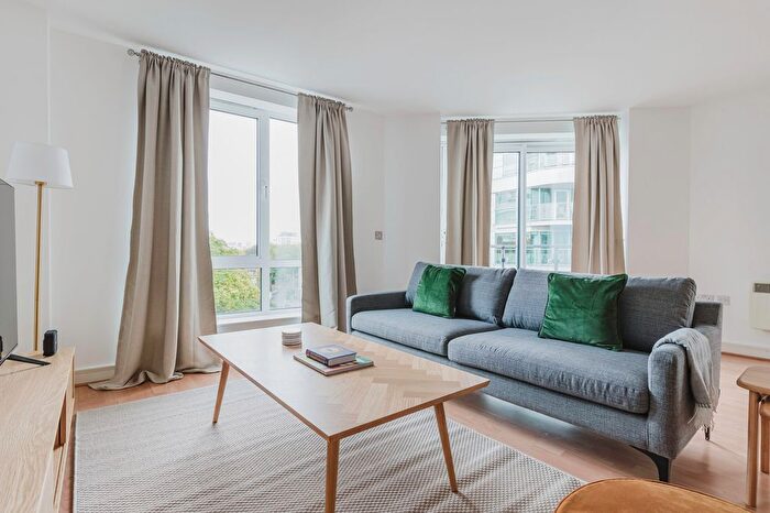 2 Bedroom Flat To Rent In London Borough Of Southwark, London, SE1