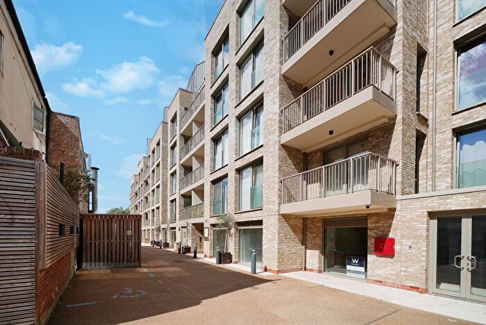 3 Bedroom Flat For Sale In Apartment, Espalier Gardens, London, NW6
