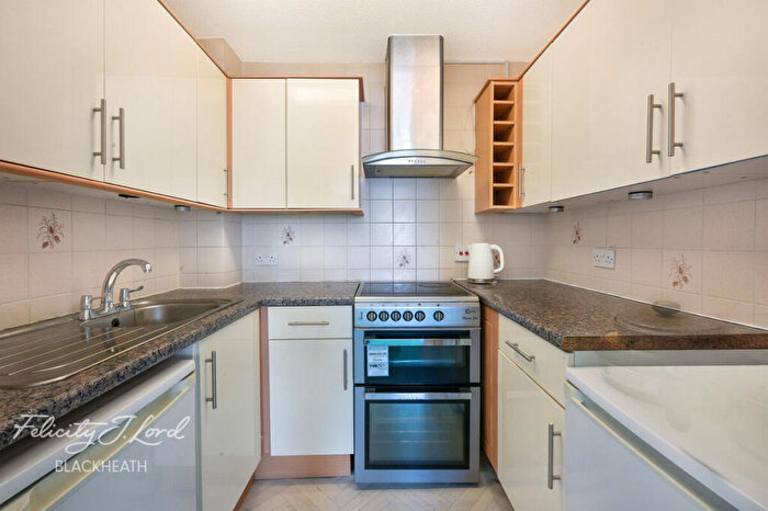 1 Bedroom Retirement Property For Sale In Woodville Grove, Welling, DA16