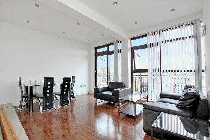 1 Bedroom Flat To Rent In Copperfield Road, Mile End, London, E3
