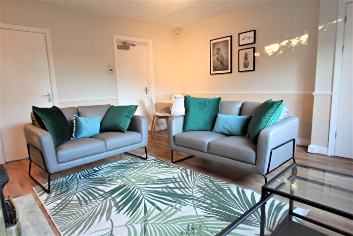 4 Bedroom House To Rent In Stanmore Grove, Leeds, LS4