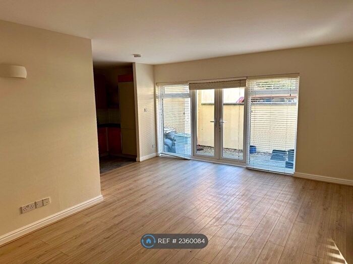 2 Bedroom Flat To Rent In Eddison Court, London, N19