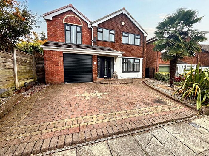 4 Bedroom Detached House For Sale In Gawthorpe Close, Bury, BL9