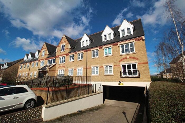 2 Bedroom Flat To Rent In Exeter Close, Watford, Hertfordshire, WD24